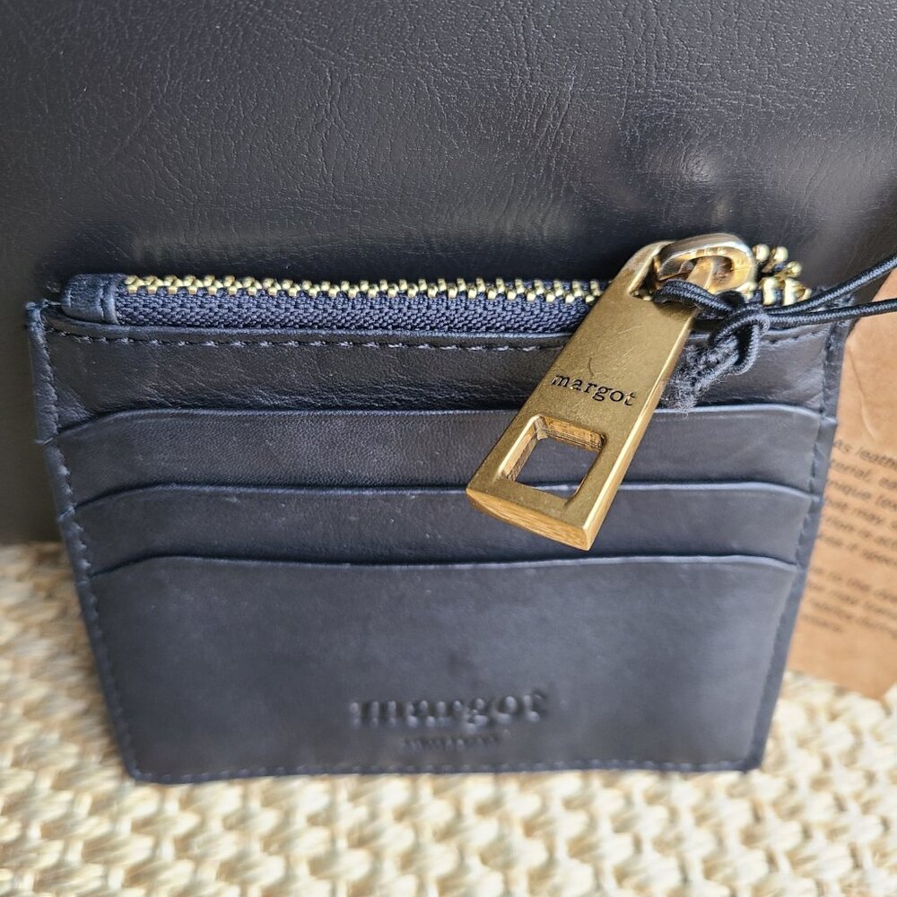 NWT: Margo New York – 100% Leather‎ Black - Betty Zip - Card Case